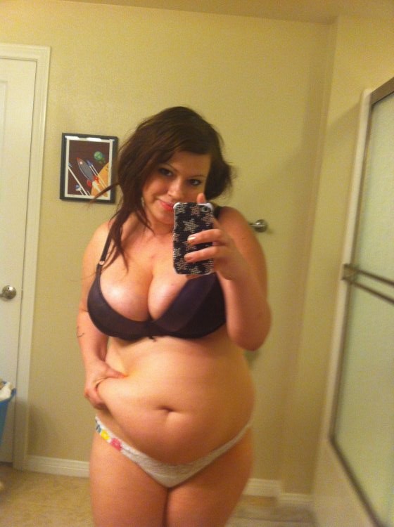 Chubby girlfriend selfie porn