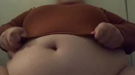 huge fat belly play-nFwwGKu06Kg