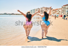 two-plus-size-overweight-sisters-600w-1860582784